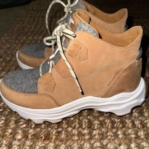 SOREL KINETIC BREAKTHRU CARIBOU SNEAKER BOOT